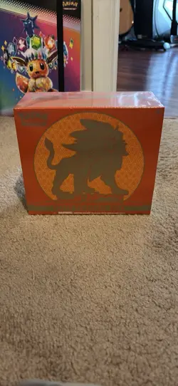 Pokemon Sun & Moon Elite Trainer Box Solgaleo Design Sealed English - Image 1