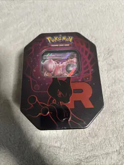 Pokemon TCG Team Rocket's MewTwo ex Tin Box ENGLISCH Neu & OVP - Image 1