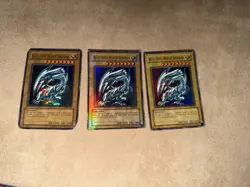 Blue-Eyes White Dragon SDK-001 Ultra Rare Yu-Gi-Oh Starter Deck Kaiba Vintage MP - Image 2