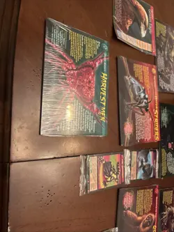 Weird n' Wild Creatures Lot Of Large Cards + 2 Storage Cases - Image 3