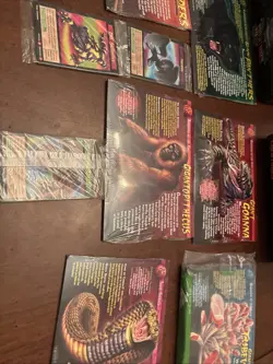 Weird n' Wild Creatures Lot Of Large Cards + 2 Storage Cases - Image 4