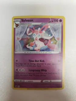 Sylveon SWSH211 SWSH: Sword & Shield Promo Cards Holo LP - Image 1