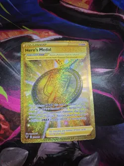 Pokemon TCG Hero's Medal 201/185 Vivid Voltage Secret Rare Full Art Trainer Holo - Image 1