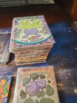 300 + Topps Blue,Black Label Pokemon cards + foils & subset cards - Image 2