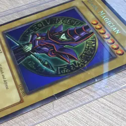 Dark Magician LOB-005 The Legend of Blue Eyes White Dragon Unlimited - Image 4