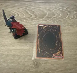 2002 Yugioh LP Super 1st Gilford The Legend SD5-3N001 + Miniature Mattel Toy - Image 2