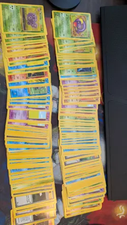 350+ Vintage Pokemon Card Lot: Base Set, Fossil, Jungle, Rocket and a few others - Image 3