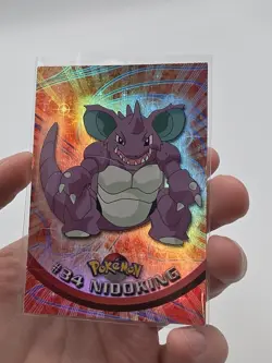 Pokemon Card Nidoking #34 TOPPS Series 1 Blue Logo 1st Print Rainbow Holo - Image 1