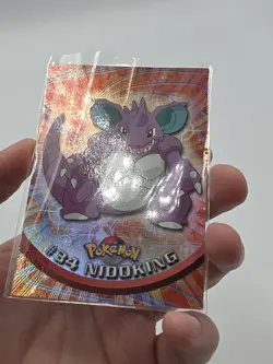 Pokemon Card Nidoking #34 TOPPS Series 1 Blue Logo 1st Print Rainbow Holo - Image 2