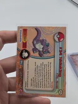 Pokemon Card Nidoking #34 TOPPS Series 1 Blue Logo 1st Print Rainbow Holo - Image 4