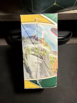 Pokemon TCG Sword & Shield Evolving Skies Build and Battle Box Factory Sealed - Image 4