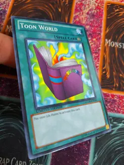 Yu-Gi-Oh! TCG Toon World GLD4-EN036 Common Limited Near Mint - Image 2