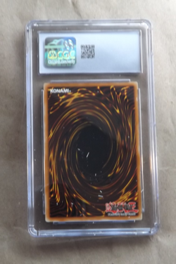 YUGIOH YU-GI-OH DARK PALADIN 2003 SECRET RARE LIMITED EDITION DMG-001 GRADED 5.5 - Image 2