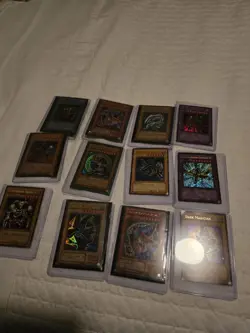 Vintage Yu-Gi-Oh Trading Cards Lot - Great Condition, Dark Magician, Blue Eyes - Image 1