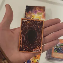 Konami Yu-Gi-Oh! Baraja de Inicio Yugi Spanish 1st Edition Mago Oscuro Deck - Image 2