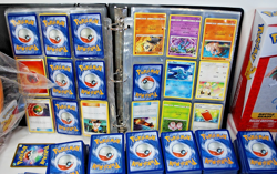 HUNDREDS OF UNSORTED COLLECTABLE POKEMON CARDS AND MISC POKEMON ITEMS - Image 3