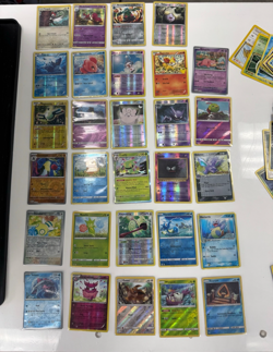Huge Pokemon Card Lot 200+ Cards w/ 25+ Holos & Reverse Holos Mixed Sets LP–HP - Image 1