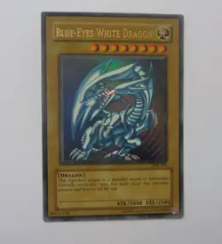 Blue-Eyes White Dragon SDK-001 (Ultra Rare, Unlimited, Moderately Played / MP) - Image 1