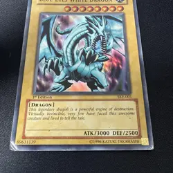 YUGIOH BLUE EYES WHITE DRAGON SUPER RARE SKE-001 1ST EDITION DAMAGED - Image 3