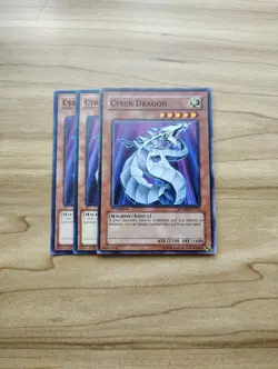Yu-Gi-Oh! - Cyber Dragon 3X - Complete Playset - Image 1