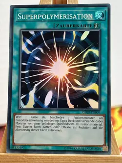 Superpolymerisation OP09-DE009 Super Rare Deutsch NM YUGIOH - Image 1