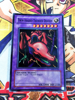 Twin-Headed Thunder Dragon mrd-e120 Unltd Ed (MP) Super Rare Yu-Gi-Oh! - Image 1