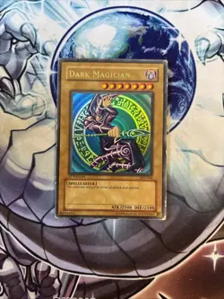 (79) Yugioh Dark Magician SDY-006 Ultra Rare 1st Edition MP/HP - Image 1