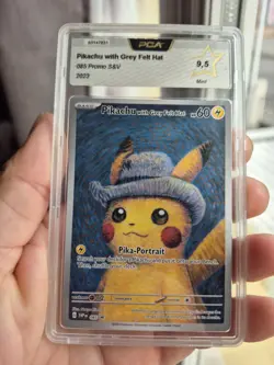 Carte Pokemon PCA 9.5 Van gogh Museum Pikachu with Grey Felt Hat Promo SVP 085 - Image 1