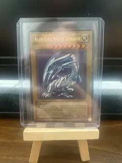 YugiOh Card Blue Eyes White Dragon SDK-001 LP/MP 🐉 - Image 1