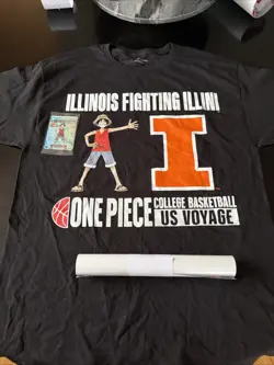 Illinois One Piece College Basketball US Voyage Card, T-shirt & Poster - Image 1