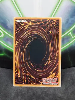 Yugioh Dark Magician MAGO-EN002 Premium Gold Rare 1st Edition NM - Image 2