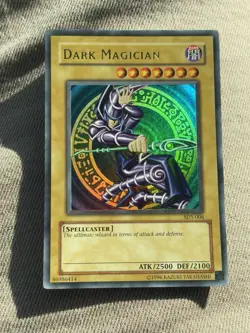 Konami Dark Magician SDY-006 Ultra Rare Holo Unlimited Spellcaster ATK/2500 - Image 1