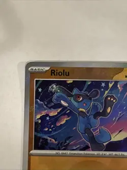 Riolu (Poke Ball Pattern) 050/131 Sv: Prismatic Evolutions Holo Pokemon TCG NM - Image 2