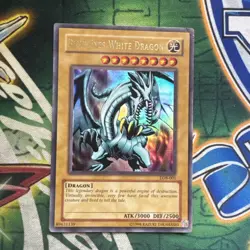 Yugioh! Blue-Eyes White Dragon LOB-001 Ultra Rare Unlimited Vintage LP/MP - Image 1