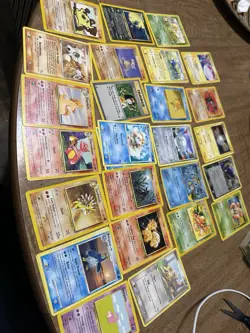 Pokemon TCG 250 Mixed Card Lot Kingdra Heracross Articuno Holo Trainer - Image 3