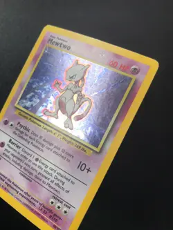 Mewtwo 10/102 BASE set Pokemon holo rare card HP/DMG - Image 2