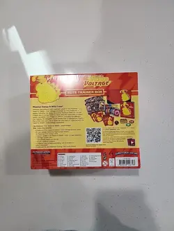 Vivid Voltage Elite Trainer Box ETB Sword & Shield Pokemon 2020 820650807688 - Image 3