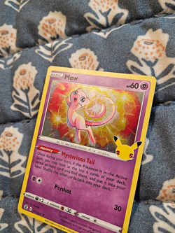 Mew 011/025 Holo Rare Holo Celebrations - Pokemon LP - Image 5