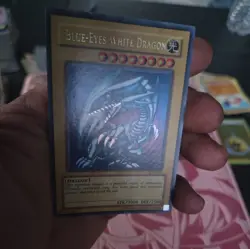 Vintage Konami Yu-Gi-Oh | Blue-Eyes White Dragon | Ultra Rare Unlimited SDK-001 - Image 1
