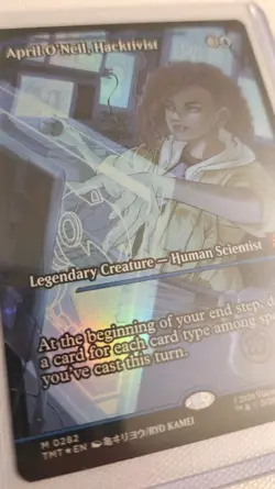 April O'Neil, Hacktivist (0282) (Showcase) Teenage Mutant Ninja Turtles Foil - Image 1