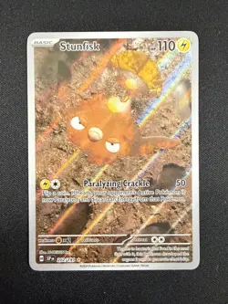 Stunfisk - 202/191 - Illustration Rare Surging Sparks - Pokemon (NM) - Image 1