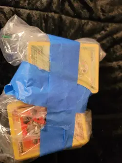 Pokemon lot hundreds of cards 2+LBS - Image 1