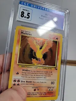 CGC 8.5 MOLTRES HOLO FOSSIL 12/62 UNLIMITED 1999 POKEMON VINTAGE - Image 3