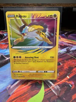 Pokemon TCG Raikou Vivid Voltage Holo Card 050/185 Amazing Rare - Image 1