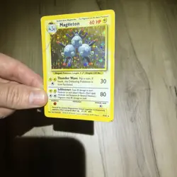 Pokemon TCG Magneton Base Set 1999 Holo Unlimited Rare Card 9/102 DMG - Image 3