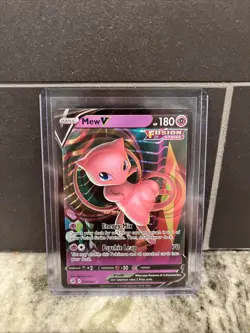 Mew V 2021 SWSH Fusion Strike FA Holo 113/264 Pokemon - Image 1