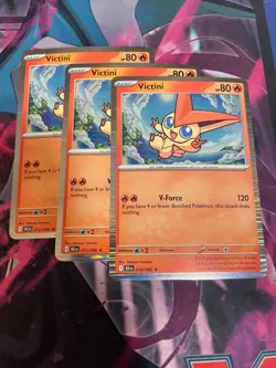 POKEMON - VICTINI X3 - RARE - HOLO - NM - BLACK BOLT - Image 1