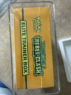 Pokemon Sword and Shield Rebel Clash Elite Trainer Box With Case! 820650807008 - Image 4