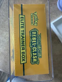 Pokemon Sword and Shield Rebel Clash Elite Trainer Box With Case! 820650807008 - Image 5