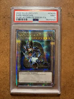 PSA 9 Dark Magician LC01-EN005 QCR Attribute Error-ITA Yugioh MINT - Image 1